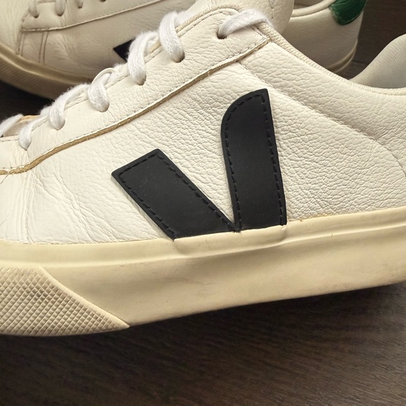 💚🖤 Veja White Leather Campo Sneakers with Black and Green Accents - Picture 5 of 11